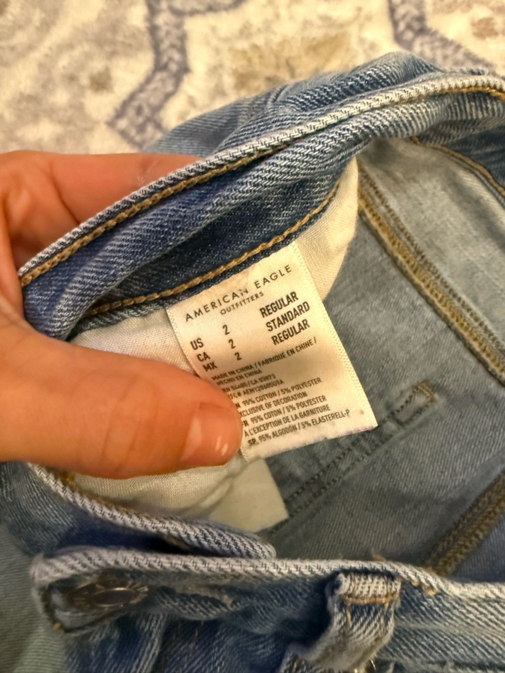 American Eagle Distressed Women’s Mom Jeans - Size 2 - Picture 3 of 4
